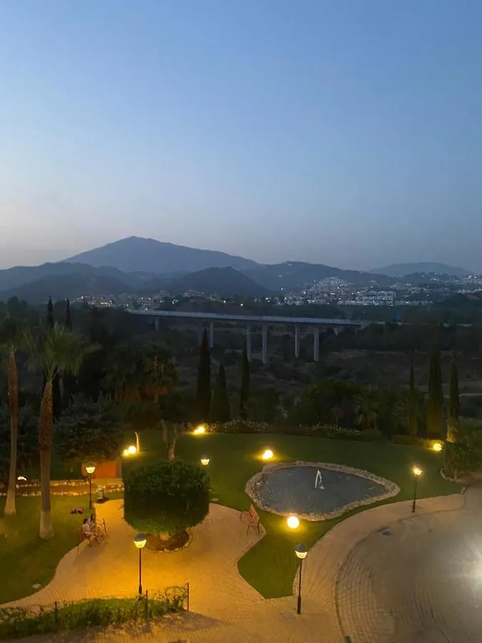 Hills Marbella Luxury Apartment Benahavis エステポナ 0*,  スペイン